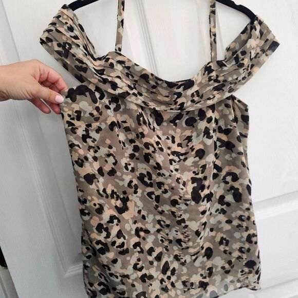 Women's Cabi Neutral Sleeveless Off Shoulder Lightweight Blouse XS - Picture 3 of 4